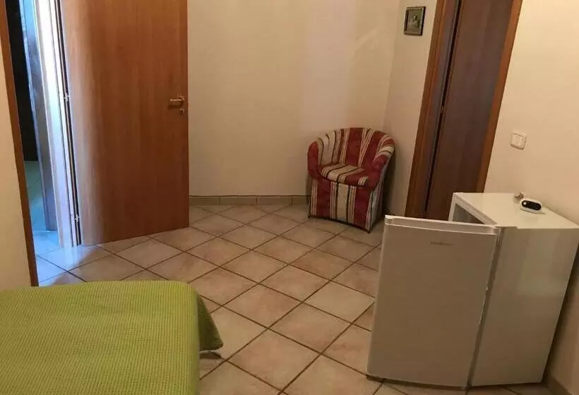 Hotelli Azienda Agrituristica Le Prunelle