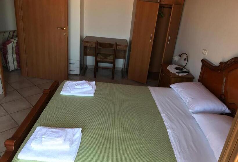 Отель Azienda Agrituristica Le Prunelle