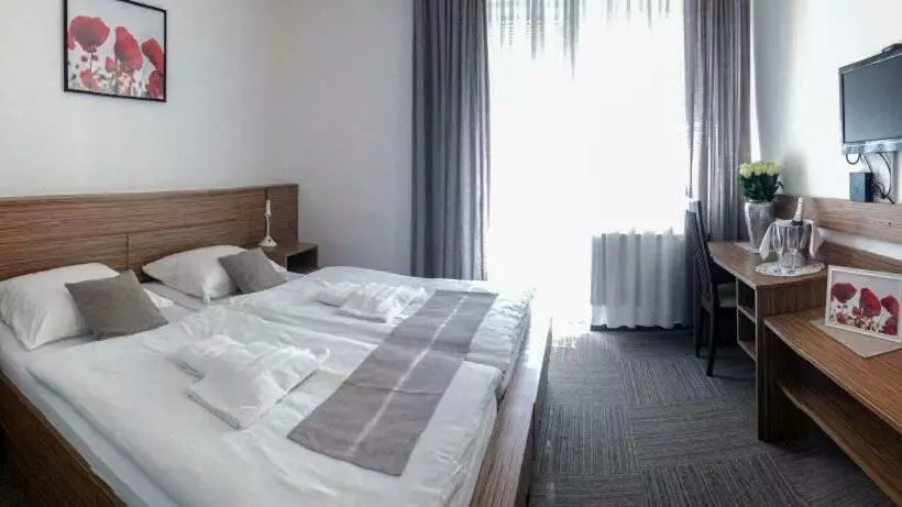 هتل Restavracija In Prenočišča čarda