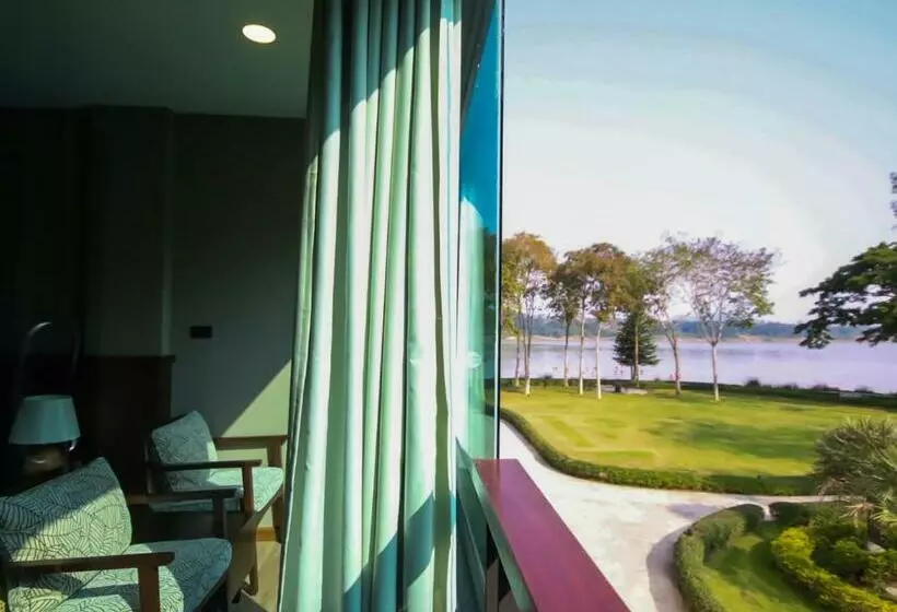 Hotelli River Tree Resort