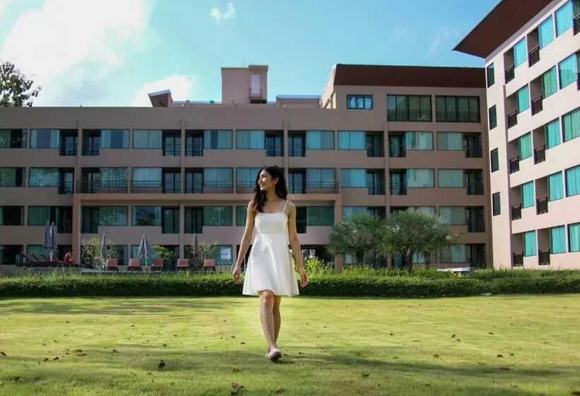 Hotelli River Tree Resort