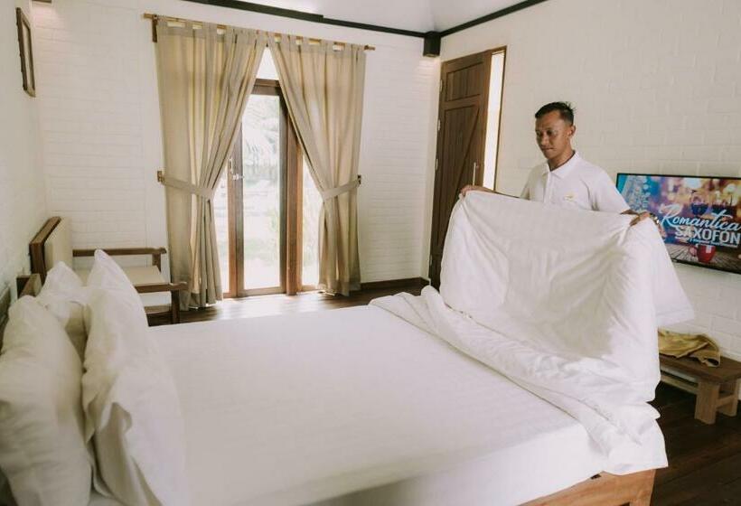 ホテル The Kelong Trikora Resort