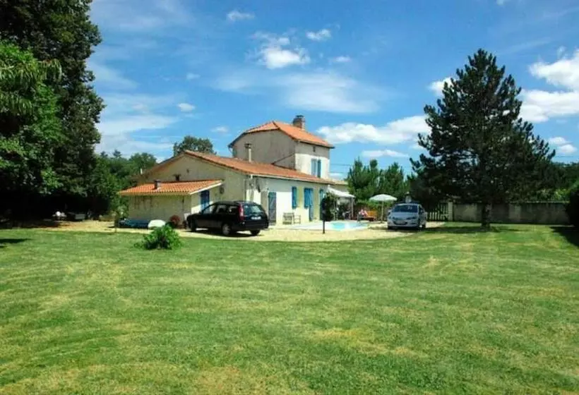 Majatalo Rowland S French Retreat