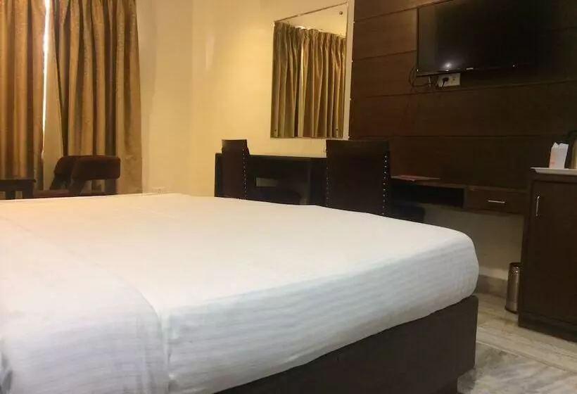 Amr Hotel, Katra