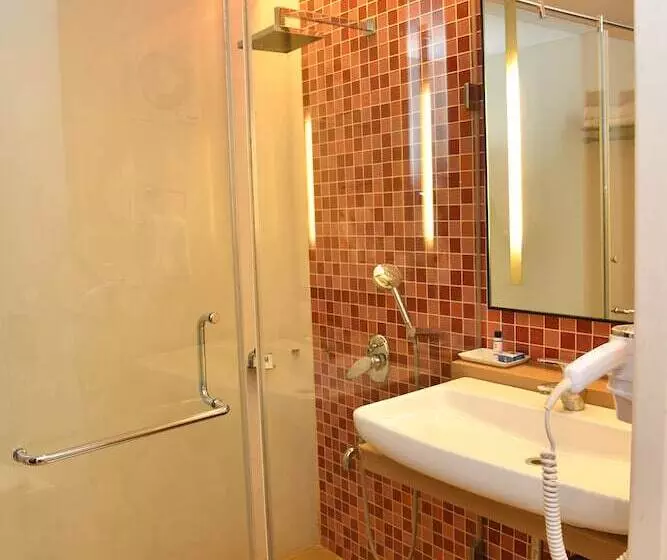 هتل Comfort Inn Prince