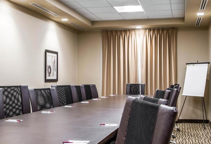 酒店 Comfort Suites Woodland  Sacramento Airport