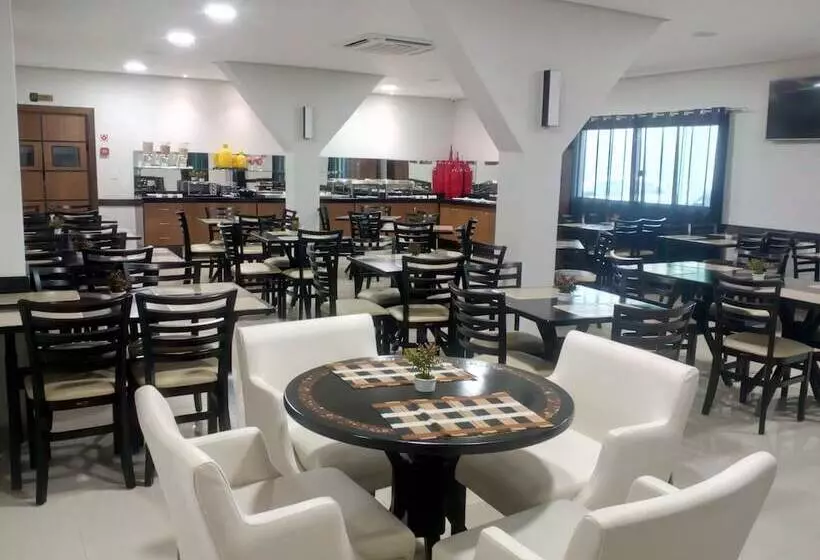 فندق Economy Master