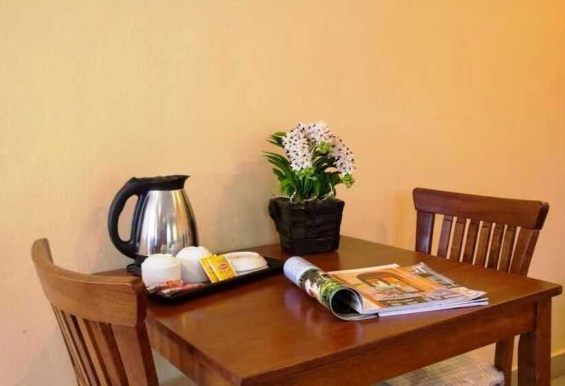 فندق Hathai House