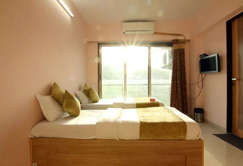 ホテル Oyo Apartments Mumbai Vikhroli