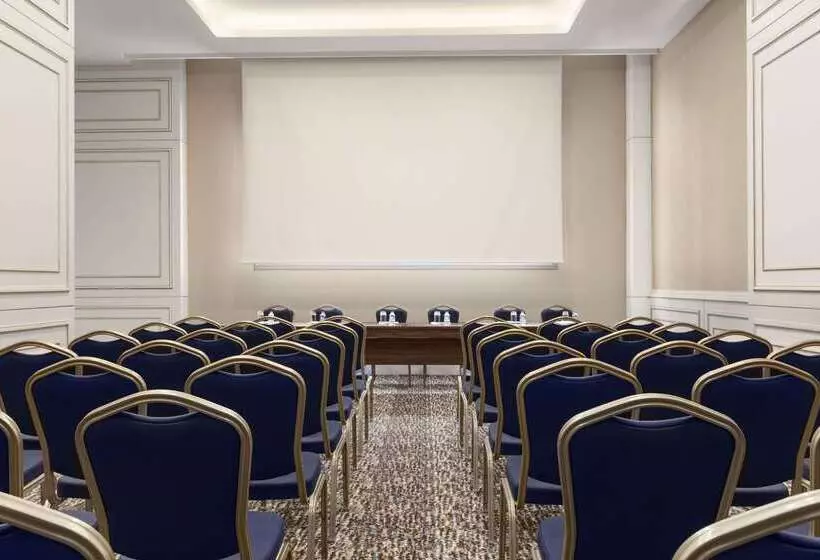 Hotel Ramada By Wyndham Istanbul Merter