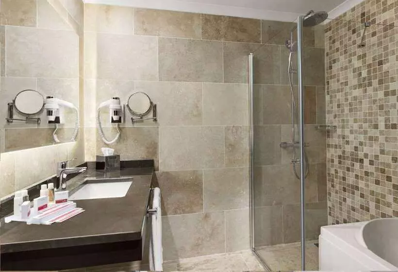 Hotel Ramada By Wyndham Istanbul Merter