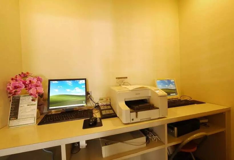 호텔 Route Inn Honjo Ekiminami