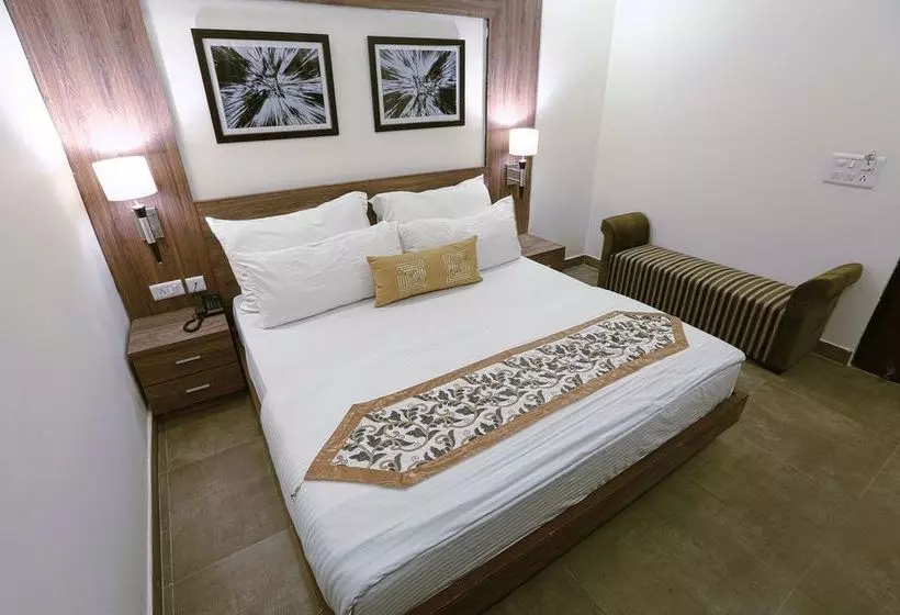 Отель Safari Park Resort