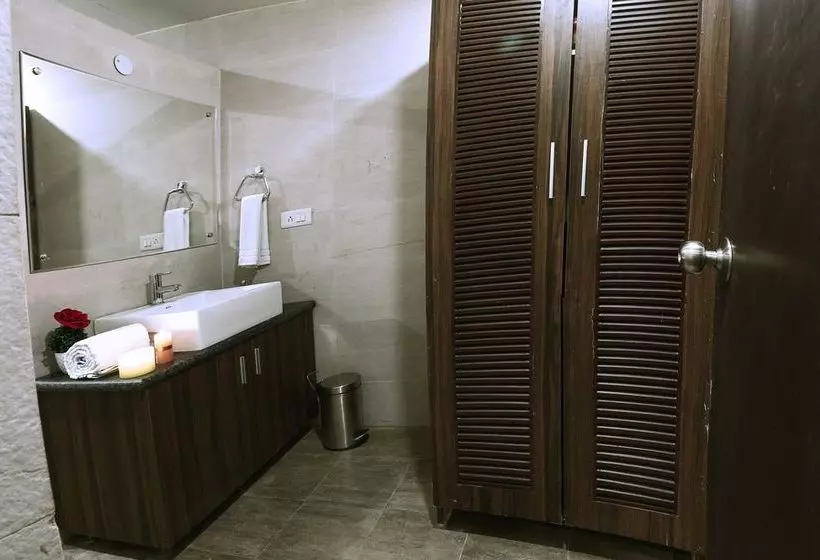 Отель Safari Park Resort