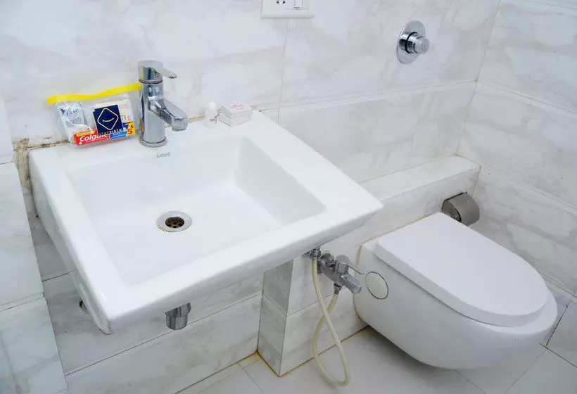 هتل Stay Vista Rooms Near Mumbai Airport