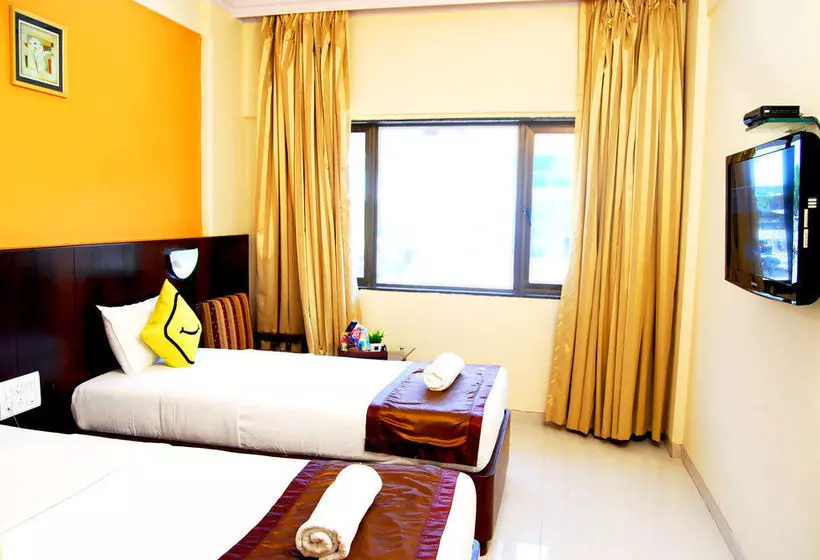 هتل Stay Vista Rooms Near Mumbai Airport