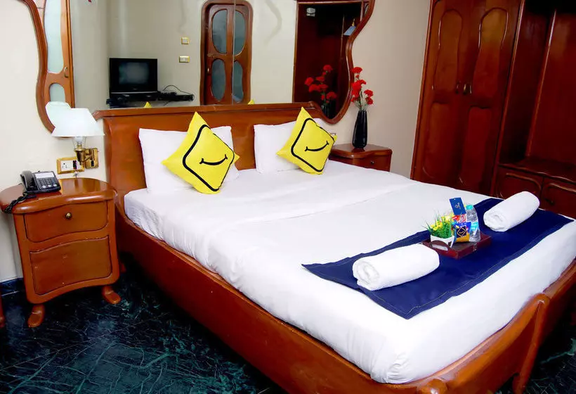 هتل Stay Vista Rooms Near Mumbai Airport