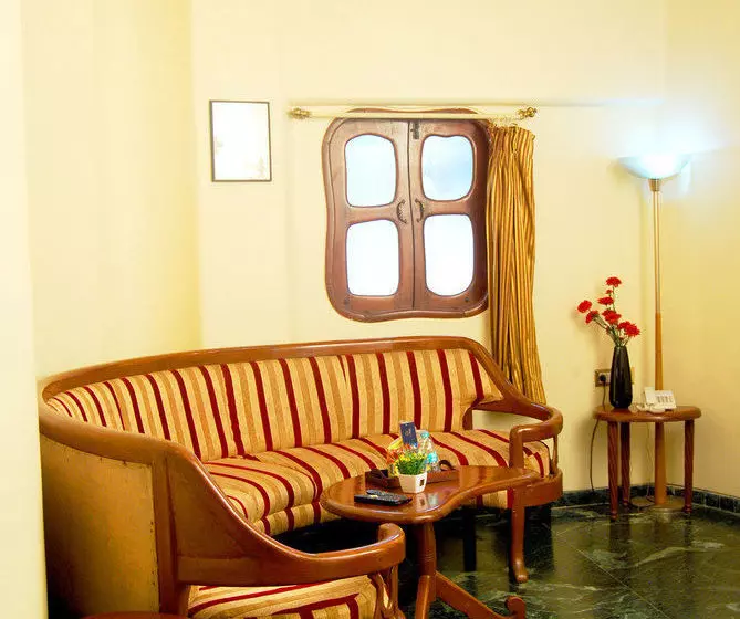 هتل Stay Vista Rooms Near Mumbai Airport