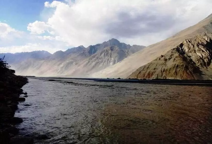 ホテル Tih Cold Desert Camp