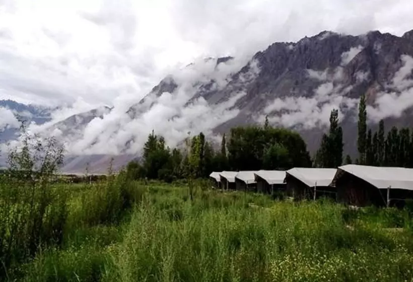 ホテル Tih Cold Desert Camp