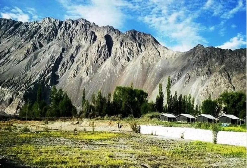 ホテル Tih Cold Desert Camp