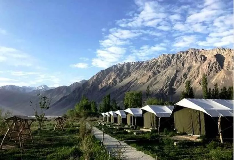 ホテル Tih Cold Desert Camp