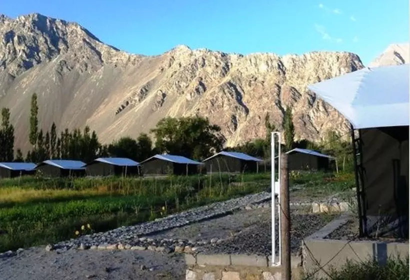 ホテル Tih Cold Desert Camp