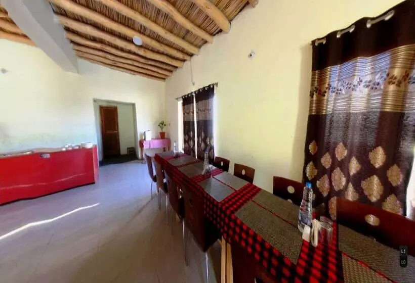 ホテル Tih Cold Desert Camp