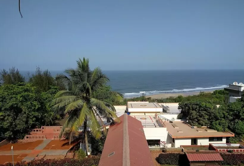 בית מלון כפרי Abhishek Beach Resort & Spa