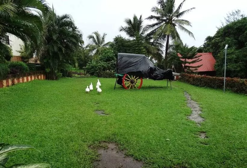 בית מלון כפרי Abhishek Beach Resort & Spa