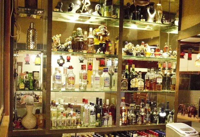 בית מלון כפרי Abhishek Beach Resort & Spa