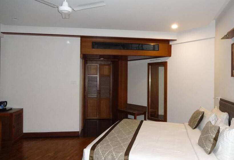 Keys Select By Lemon Tree Hotels, Malabar Gate, Kozhikode
