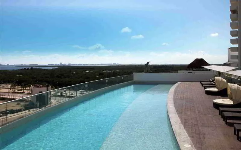 Suites Malecon Cancun