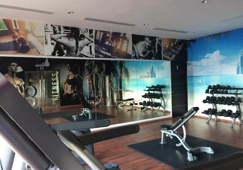 Suites Malecon Cancun