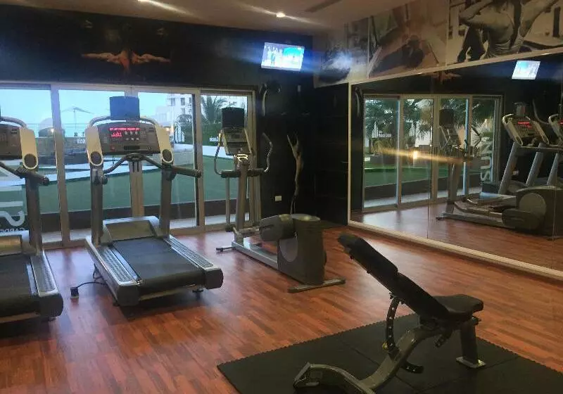 Suites Malecon Cancun