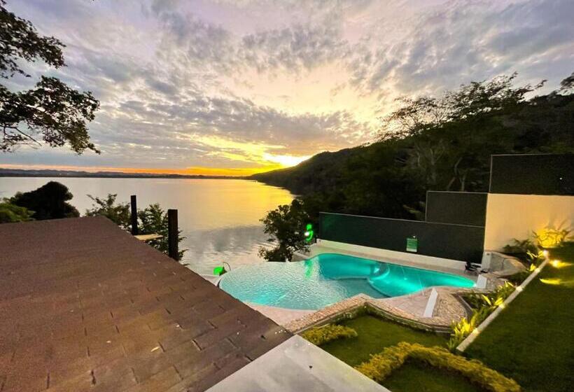 G Boutique Hotel At San Andres Peten