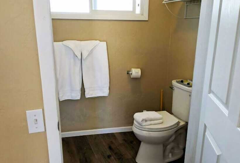 فندق Paiute Trails Inn