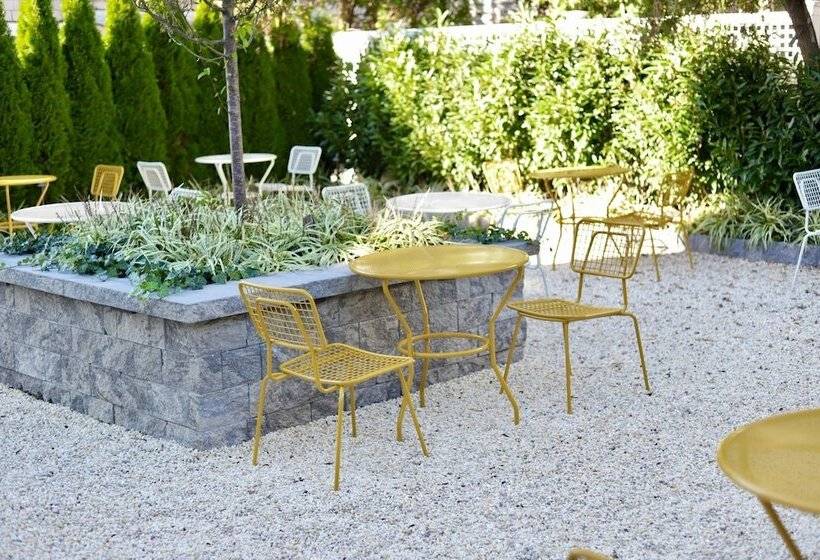 בית מלון כפרי The James Bradley