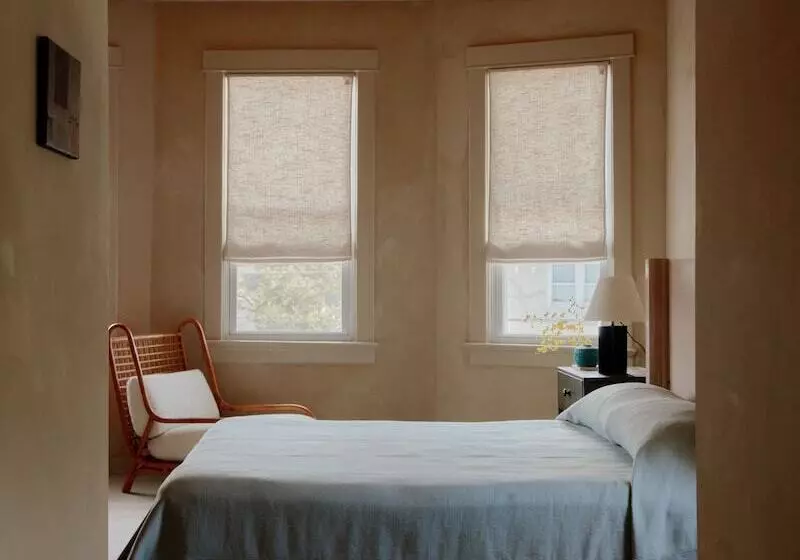 Hotelli The James Bradley