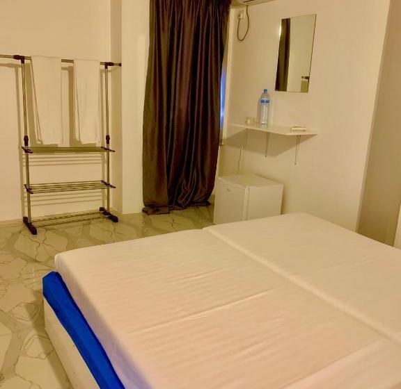 پانسیون Mathiveri Beach View