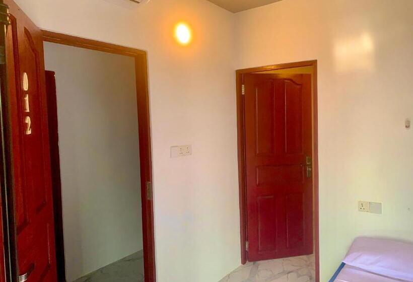 پانسیون Mathiveri Beach View