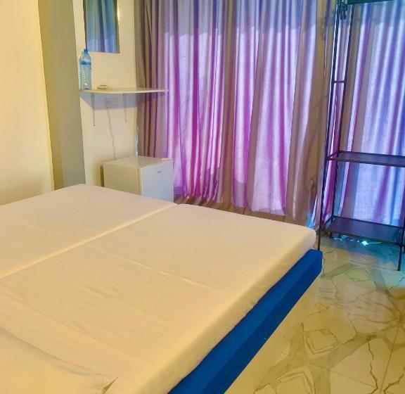 پانسیون Mathiveri Beach View