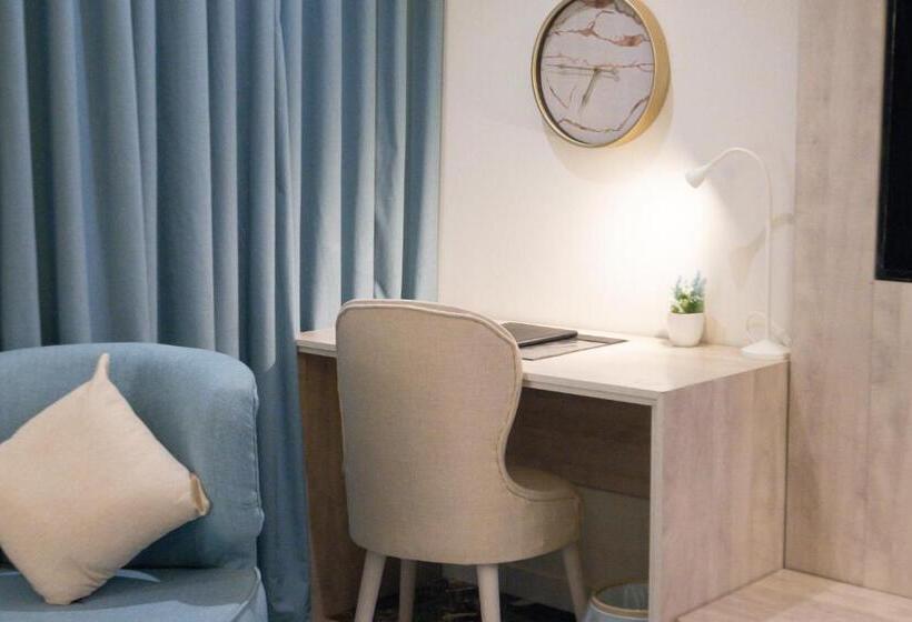 فندق واي هوتل