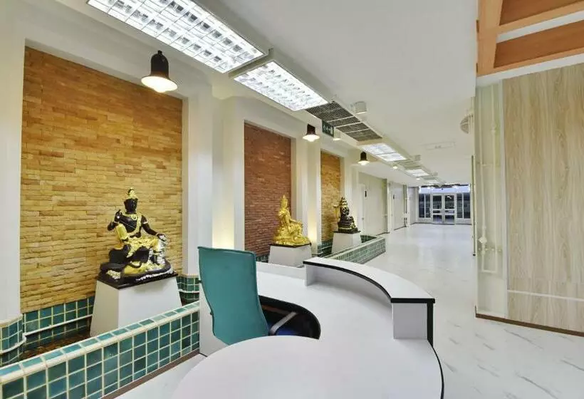 97 Merryland Apartments &