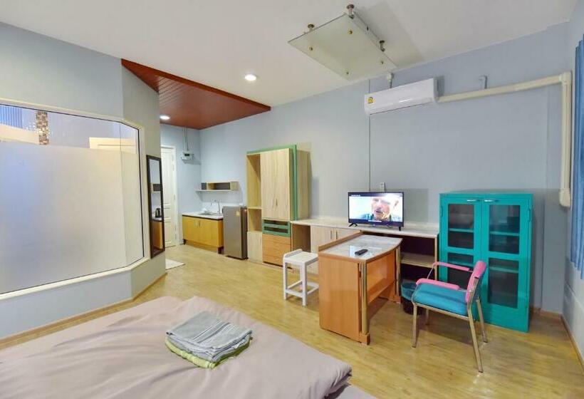 97 Merryland Apartments &