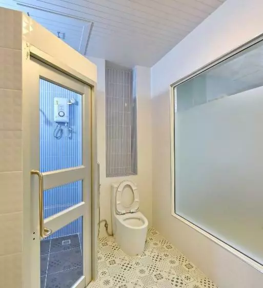 97 Merryland Apartments &