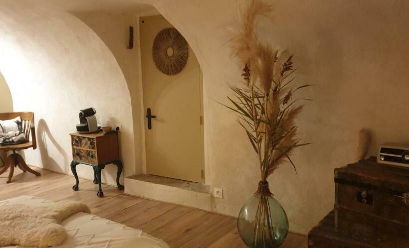 צימר Charmante Suite Indépendante Avec Cave à Vin