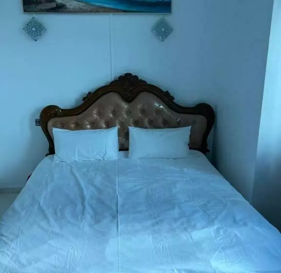 تختخواب و صبحانه Indira Villa 3