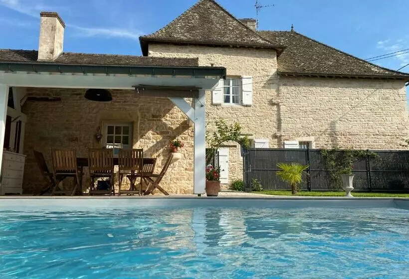 Le Pigeonnier De Saint Loup Bed And Breakfast