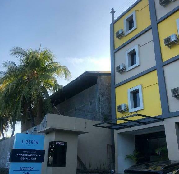 호텔 Liberta Home Seririt Bali